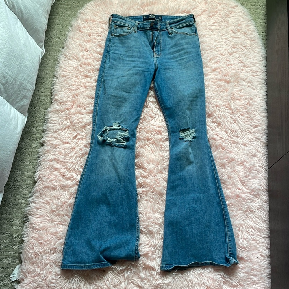 Hollister High-Rise Vintage Flare Jeans!👖✨